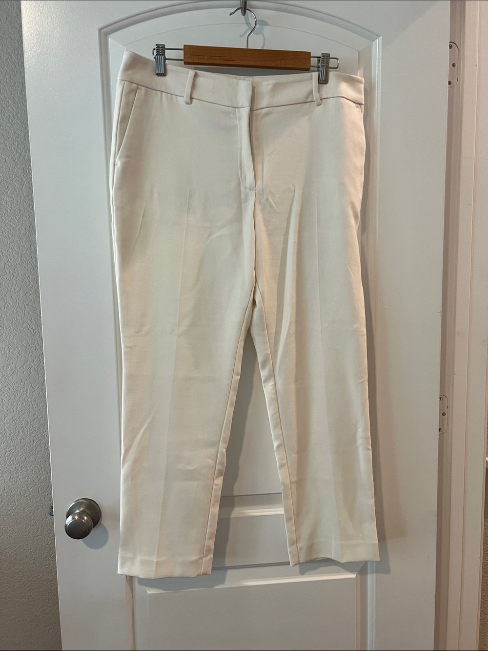 Ann Taylor Women’s Cream Dress Pants - Classic Tailored Fit
